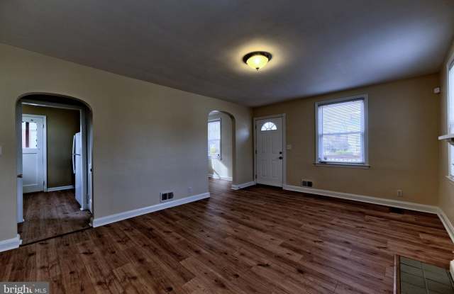 6229 BLACKSTONE AVENUE Gallery 4