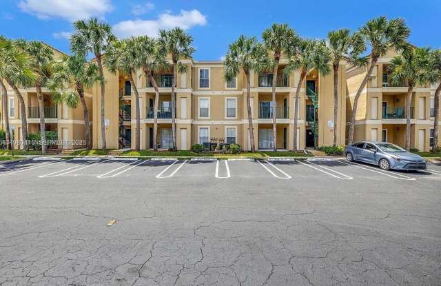 733 Riverside Dr photos photos