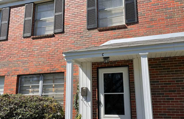 Condo for rent in Homewood **ACCEPTS SECTION 8** - 1730 Valley Avenue, Homewood, AL 35209