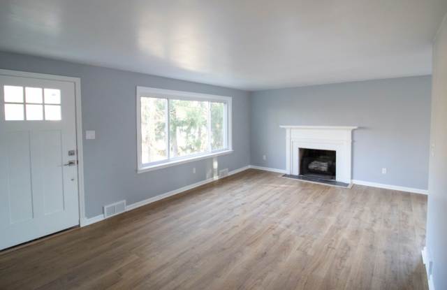 3475 Forest Rd - 3475 Forest Road, Bethel Park, PA 15102