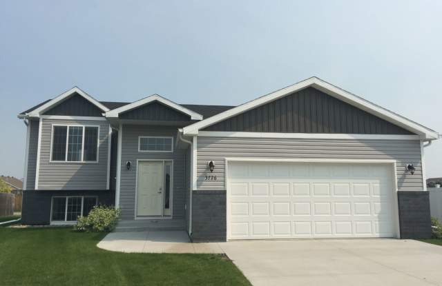 4 bed 3 bath Single Family Home photos photos