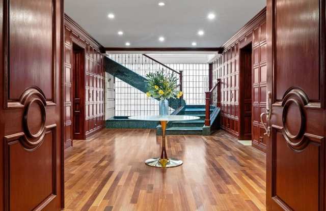 2652 N Lincoln Avenue Gallery 3