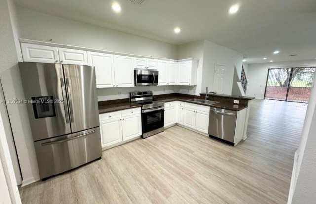 3809 Tree Top Dr photos photos