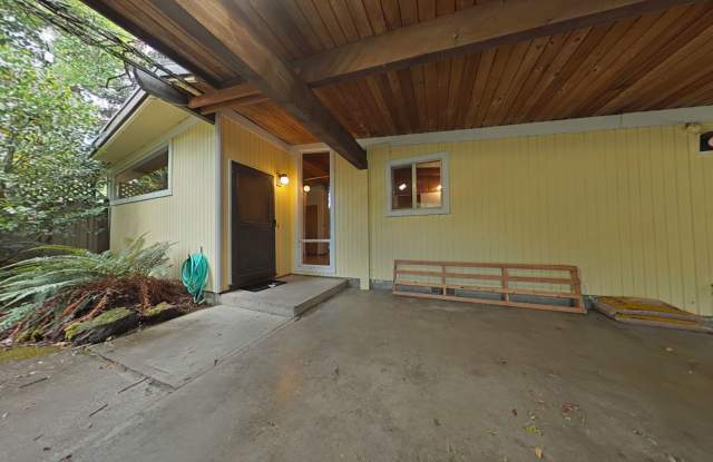 3 Bedroom House ~ Close to Campus photos photos