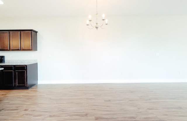 892 4TH Avenue S Gallery 4
