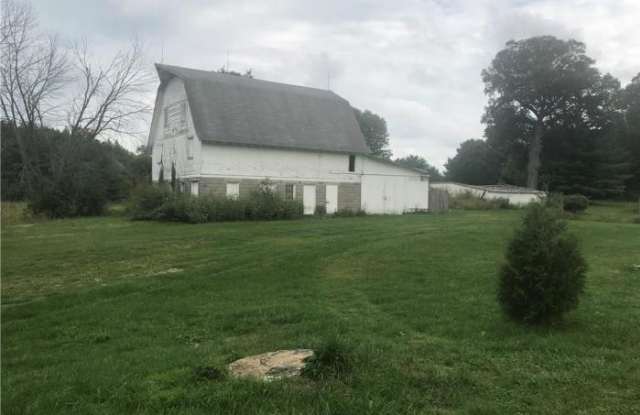 10889 East 200 N. Gallery 3