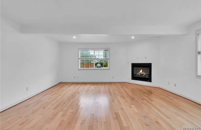 98 Louisiana Street Gallery 4
