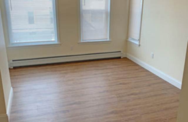 323 Pearl Street, Unit 4 Gallery 4