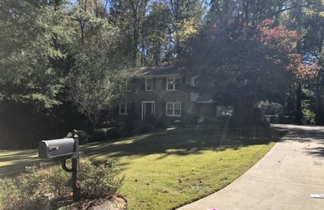340 Knoll Woods Ter - 340 Knoll Woods Terrace, Roswell, GA 30075