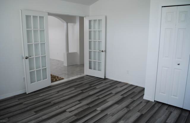 229 CLOVER CT Gallery 4