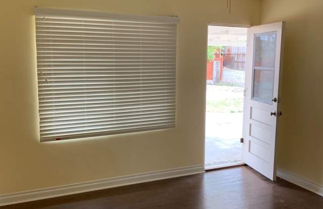 5227 Lenore Drive Gallery 4