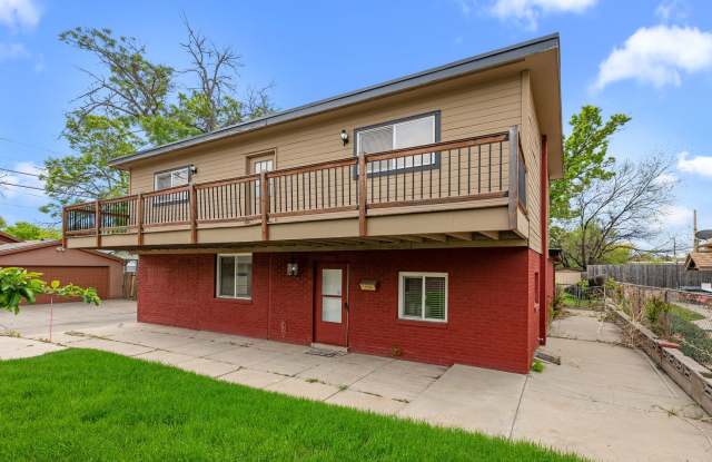 Gorgeous Three Bedroom home in Sunnyside! photos photos