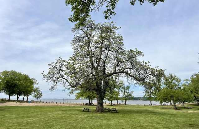 25 2ND AVE photos photos