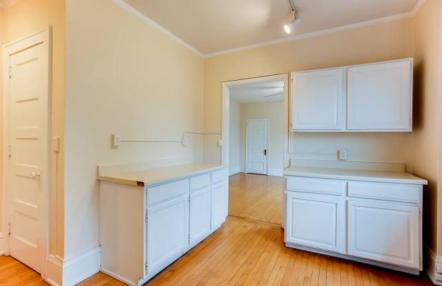 2124 Garfield Avenue South Gallery 4