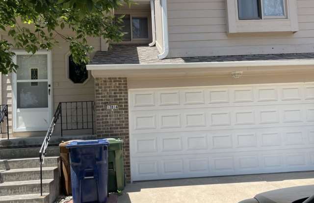 12814 S 28th Ave - 2 Bed/2 Bath Townhome in Leawood Oaks | Vaulted Ceilings, Fireplace, Walkout Lower Level photos photos