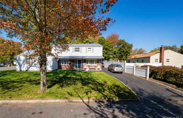 9 Elwin Place - 9 Elwin Place, Elwood, NY 11731 9 Elwin Place - 9 Elwin Place, Elwood, NY 11731