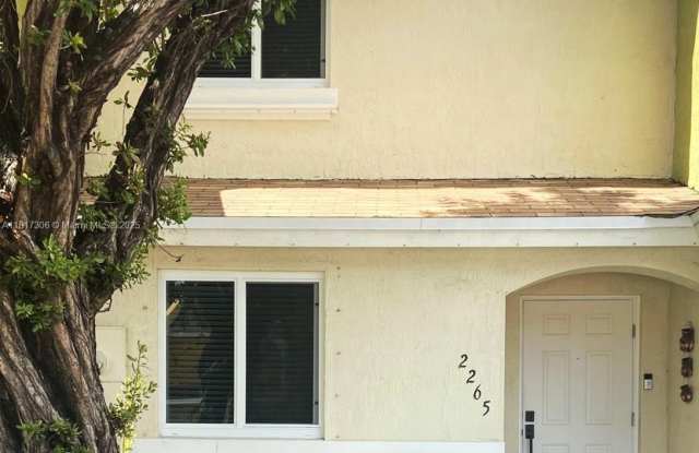 2265 NW 136th Ter photos photos