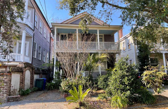 Available now. Stunning Fully-Furnished 3 BR/2.5 BA Available in the Heart of Downtown! photos photos