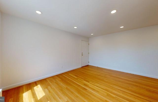 1210 N KENILWORTH Street Gallery 3