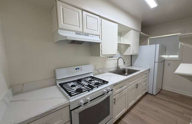 Move in Special and Recently Reduced Monthly-Escondido 1 bedroom 1 bath apartment for rent Gallery 4