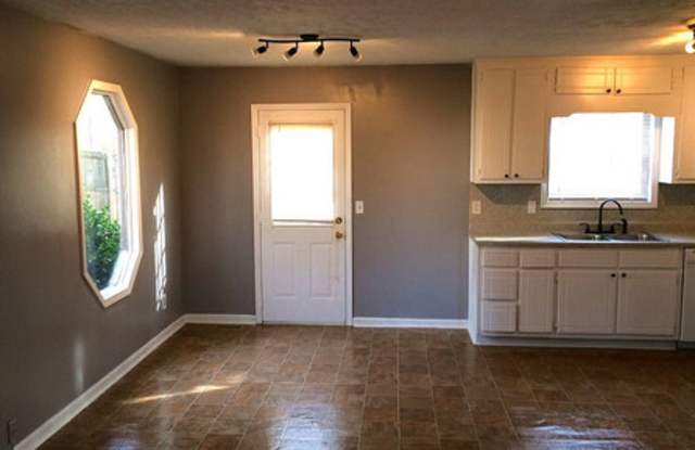 2577 Carol Circle Gallery 4