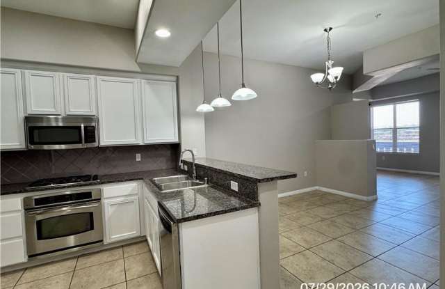 2 Bed, 2 Bath in a Guard-Gated Community with Resort-Style Amenities Gallery 4