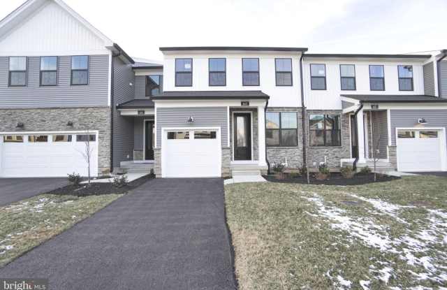 163 MAHOGANY LN lot: 50 photos photos