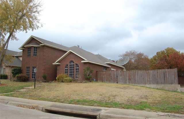 619 Fern Drive - 619 Fern Drive, DeSoto, TX 75115