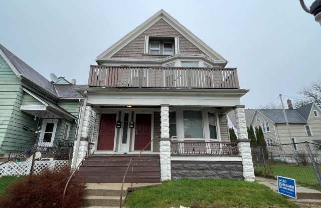 2212 N Holton St photos photos