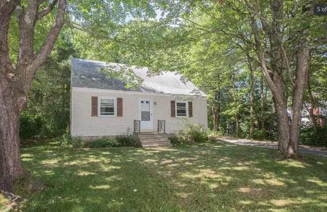New Listing! Single Family Home in Yarmouth - 269 Portland Street, Yarmouth, ME 04096