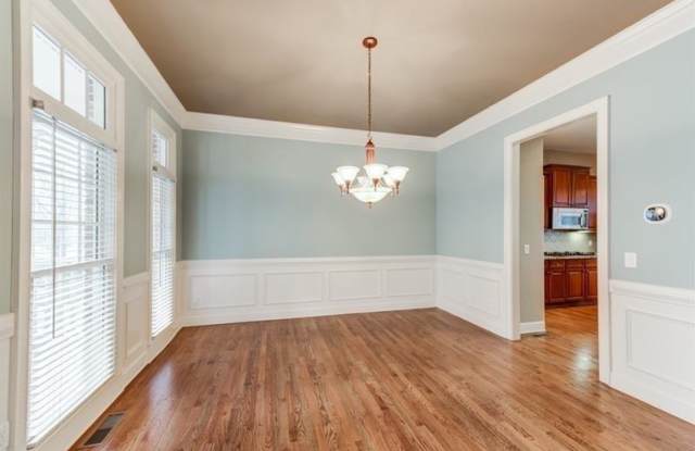 1414 Wembley Court NE Gallery 3