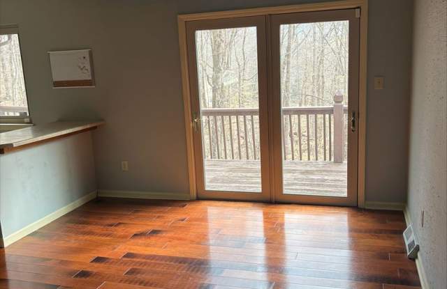 2 bed 2.5 bath Condo. Worth every penny! Gallery 3