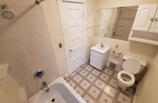 AVAILABLE JUNE - Great 3 Bed 1.5 Bath Near Portland Square photos photos