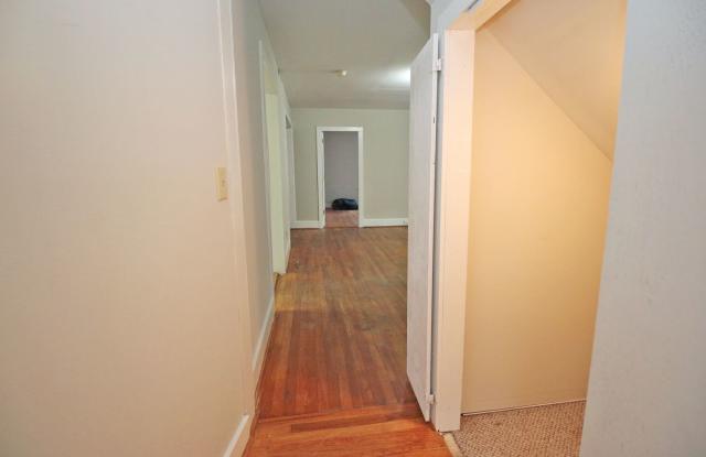 $500 Off Your First Month's Rent! 5 Bedroom - Close to USC Walking distance to Williams Brice stadium Gallery 3