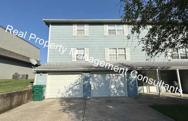 Charming 2-Bedroom, 1.5-Bath Unit in Blue Springs Gallery 3