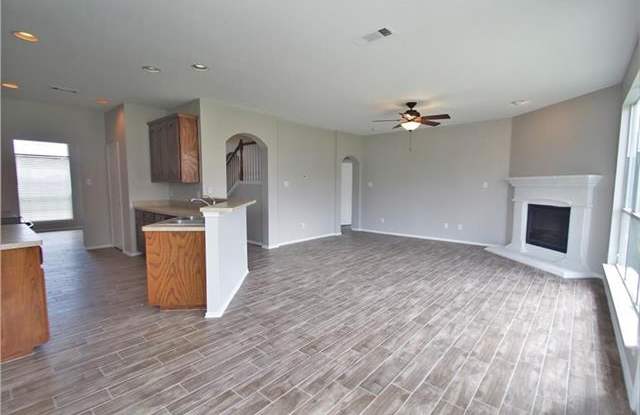 828 Pebblecreek Drive Gallery 2