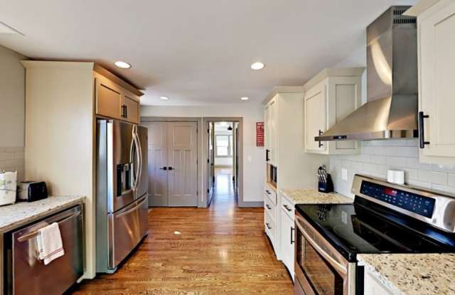2709 Deerfield Dr Gallery 3