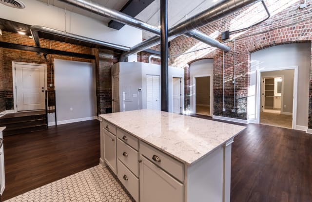 Buckingham & Balmoral photos photos Buckingham & Balmoral photos photos