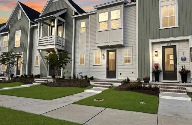 250 Symphony Avenue photos photos