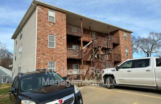 1006 W. Royle St photos photos