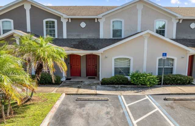 Cozy 3 Bedroom 2 Bath (2 Story) Townhome - BVL Gallery 1