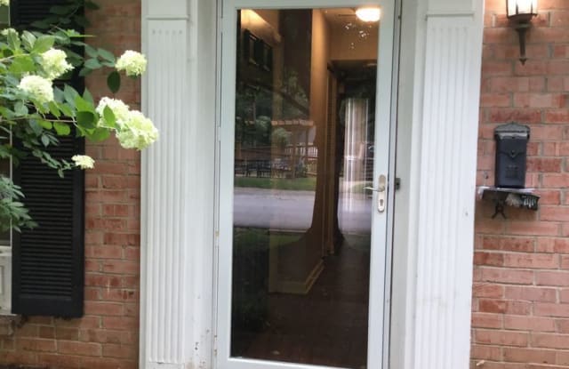 4015 Grandview Avenue - 4015 Grandview Avenue, St. Matthews, KY 40207