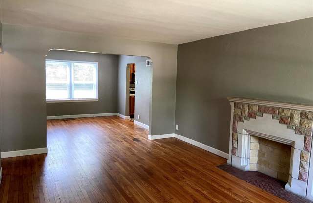 8925 Whitstone Court Gallery 2