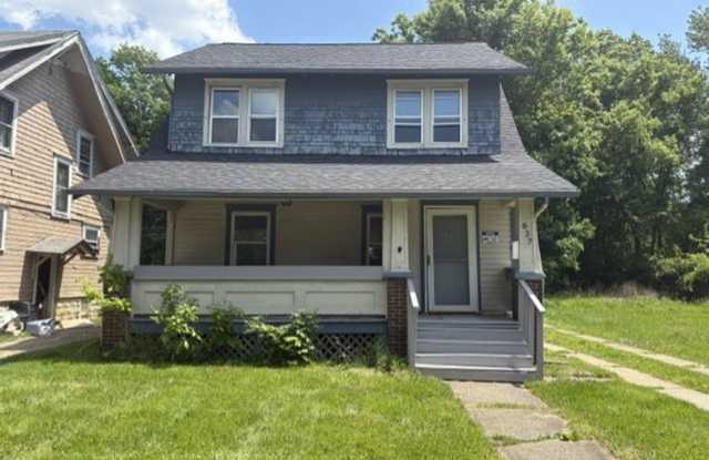 Updated West Akron Home with Bonus Office, Dry Basement & Great Everyday Space photos photos