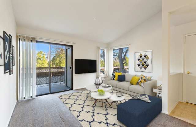 Lakeshore Apartments Gallery 3