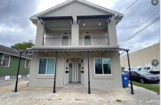 4806 CONTI Street Gallery 1