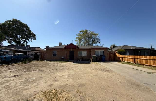 3 Bedroom Home with Bonus Room, Large Backyard & Washer/Dryer Hookups photos photos