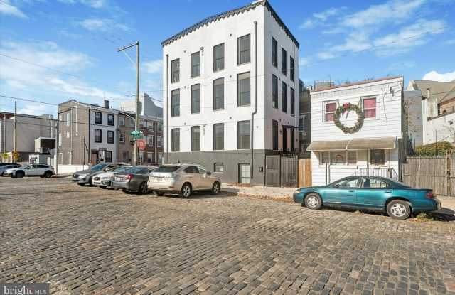 2141 E HAGERT Street unit: B photos photos