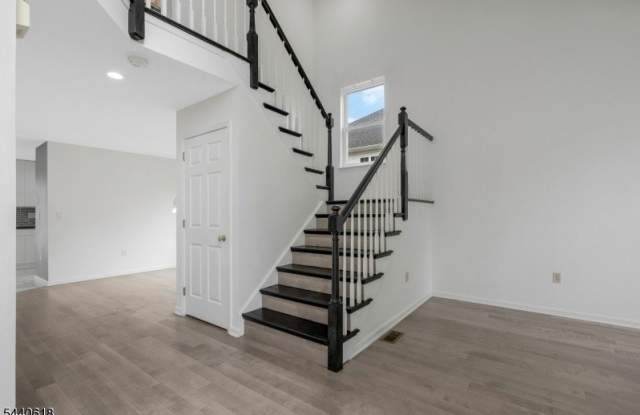 450 Vanderveer Rd Gallery 2