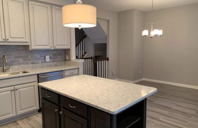 14058 DARKWOOD CIR Gallery 4